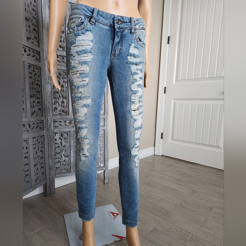 Stylish Dolce & Gabbana Jean - Picture 4 of 11